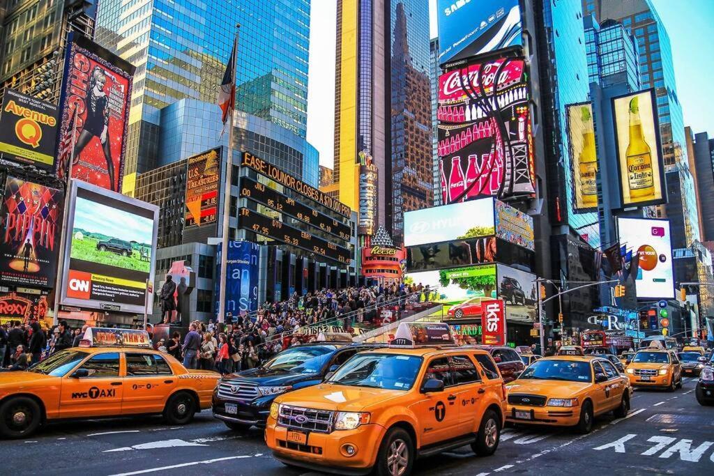 3 Bedrooms 2 Stops To Manhattan Appartamento